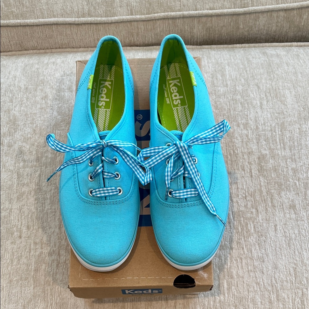 New Keds Women’s Turquoise Canvas Sneakers